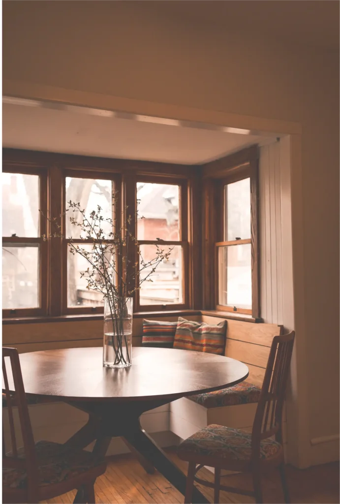alice street realty showing a kitchen with flowers on a table